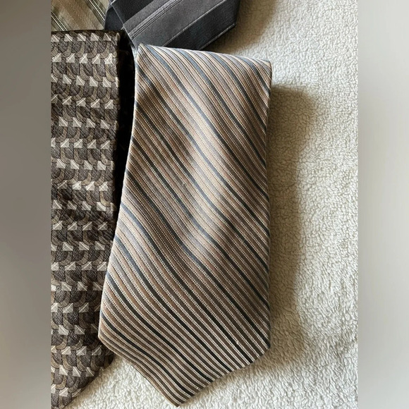 Bundle of ties (6), neutral colors. Assorted brands. Beige, tan, gray neckties. - Picture 4 of 9